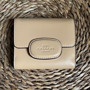 Coach Eliza Small Biege Leather Wallet